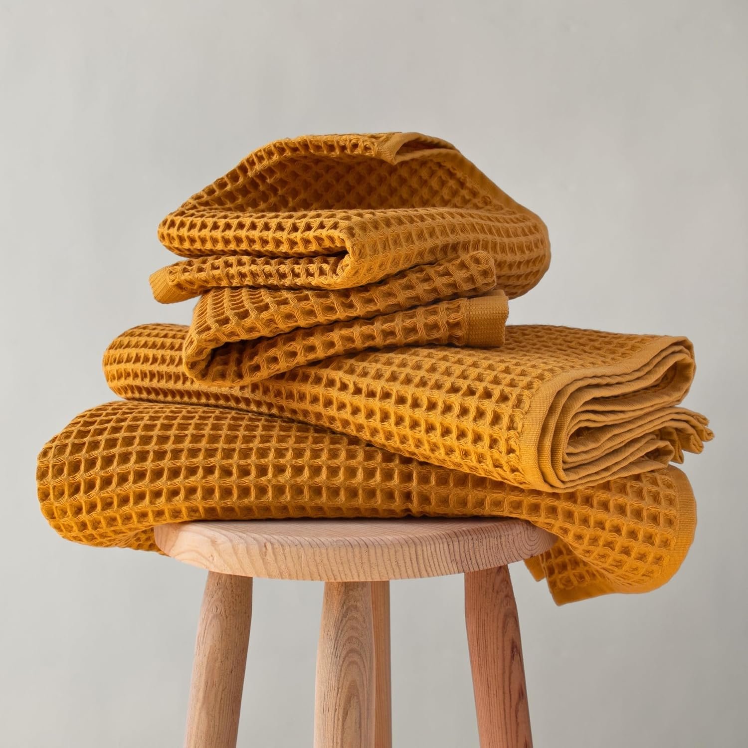 Püskül – Luxury Waffle Towel Set for Bathroom 4 Pieces Mustard, Premium Quality Organic 100% Turkish Cotton 2 Hand and 2 Bath Towels, Quick Dry Thin Waffle Towels, Made in Turkiye (Mustrad Yellow)