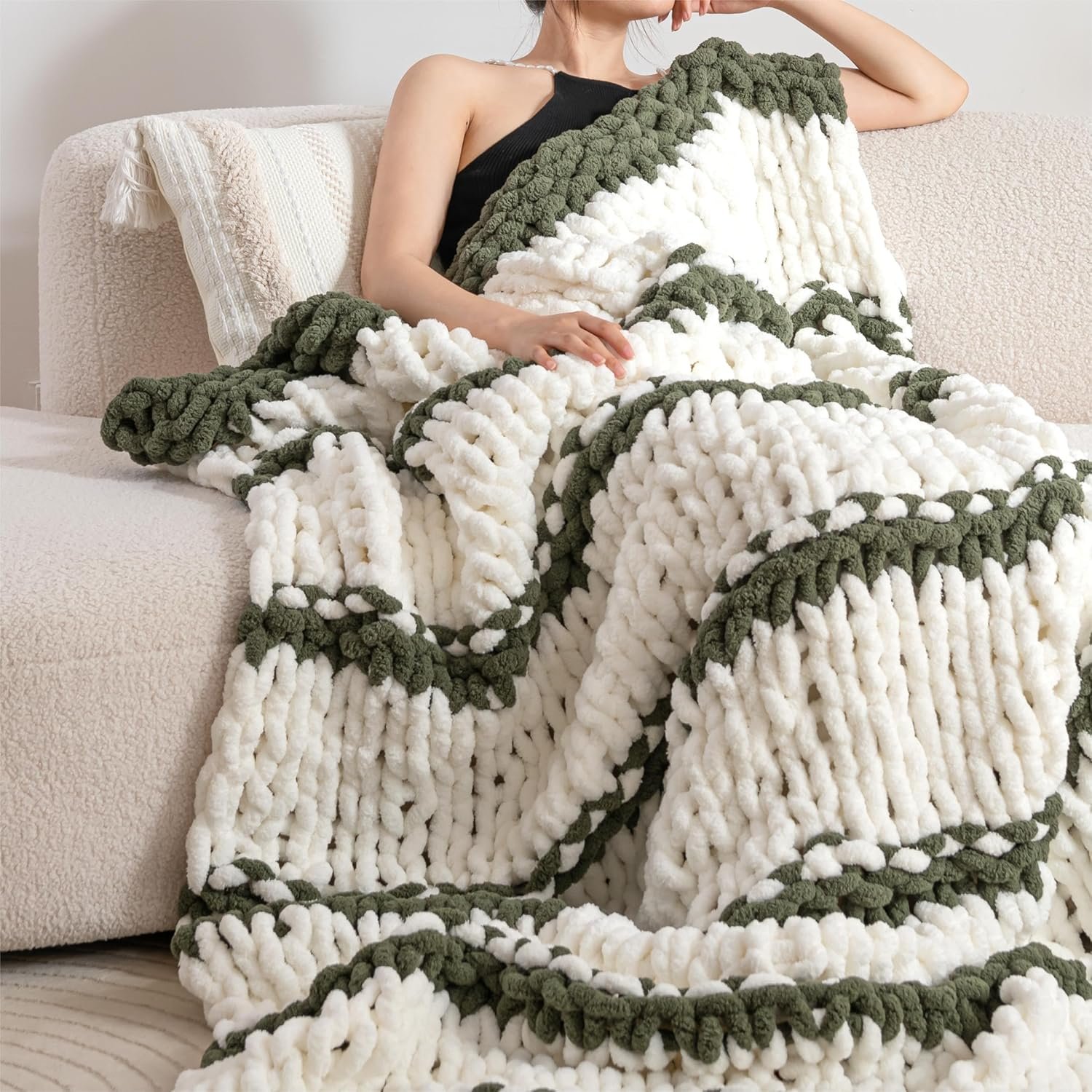 Luxury Chunky Knit Blanket Throw, Handmade Thick Chenille Yarn Throw 50×60, Cable Knit Crochet Blanket, Decorative Cozy and Soft Crochet Throw Blanket for Couch Home Decor